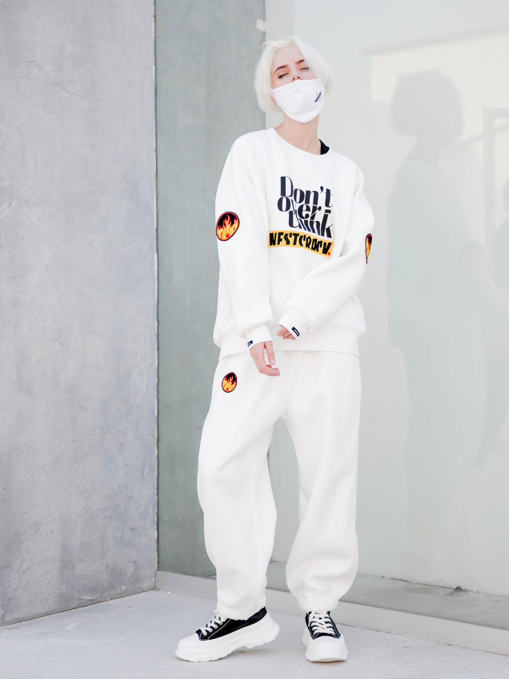 NESTCRACK SWEATSHIRT