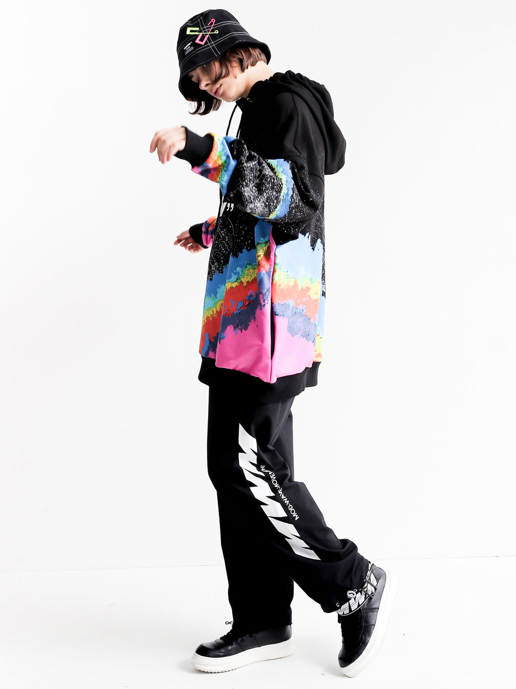 RAINBOW SWEATSHIRT